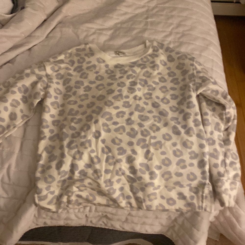 Sweatshirt